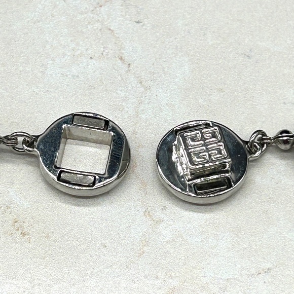 Givenchy Large Gray White Faux Pearl Necklace 16" Gorgeous! - Picture 5 of 9